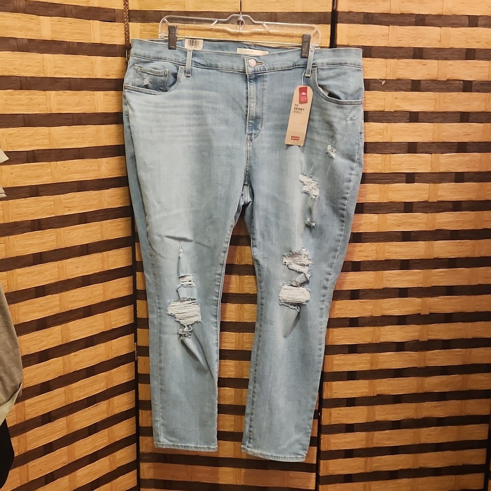 NWT!! LEVIS 711 Skinny ankle stretch jeans